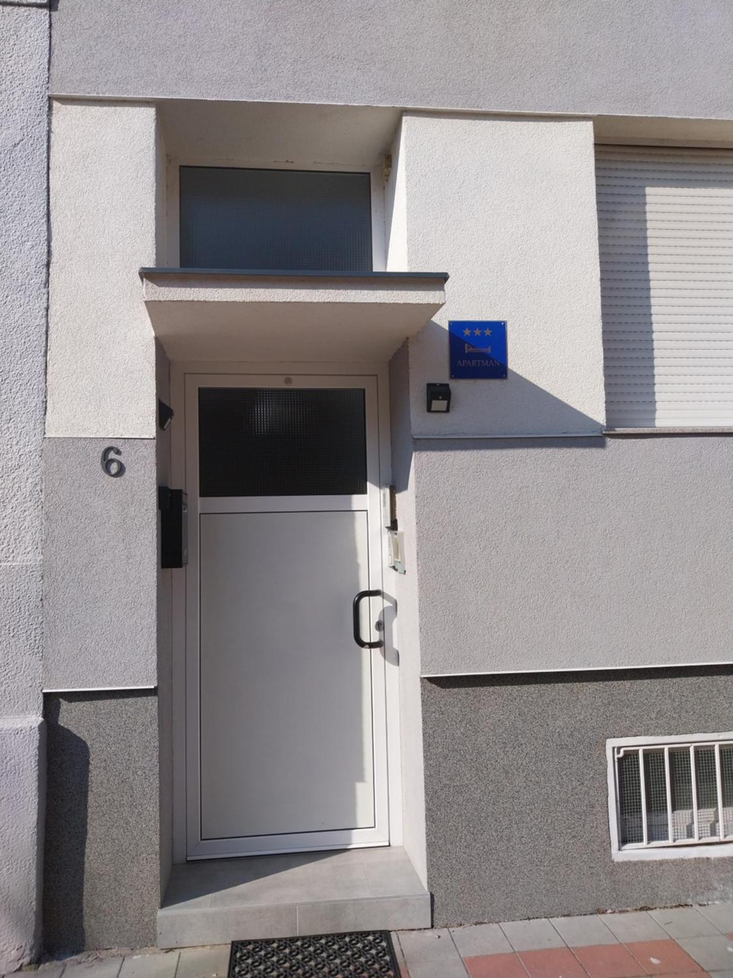 Apartman Bloom オシエク エクステリア 写真